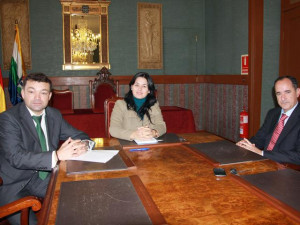 cristina_garcia_con_directivos_de_cajasiete