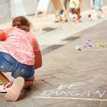 Foto archivo niña jugando en Guía de Isora