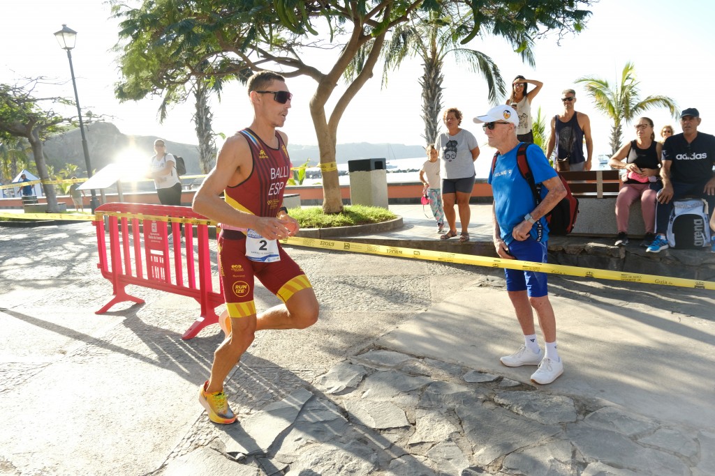 El atleta Karim Balli durante la VII edición del Triatlón Sprint de Guía de Isora