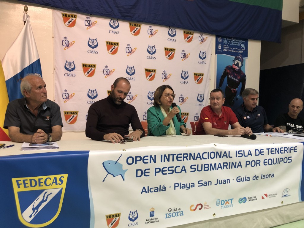 Josefa Mesa en presentación-Open Internacional Pesca Submarina